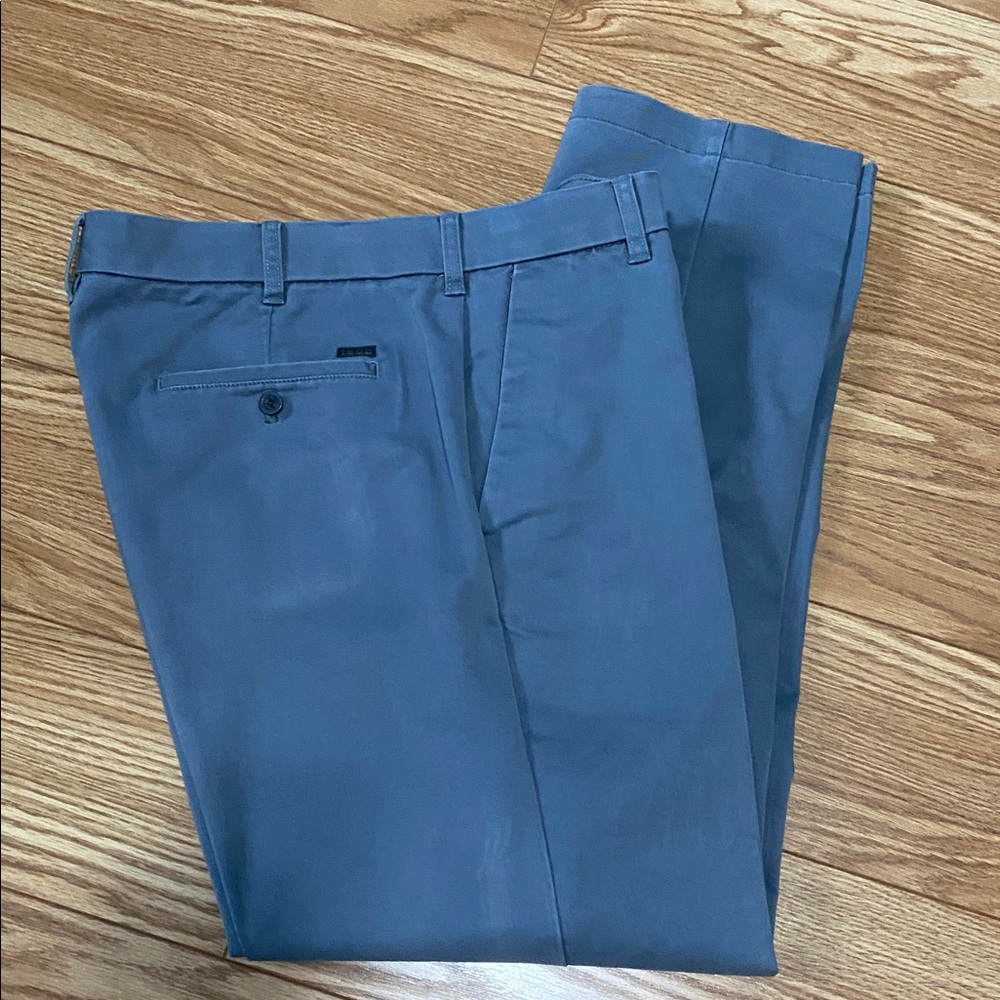 Izod Men's Slate Gray Chinos